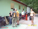 037  T et  zleva Pin a -  t bn  specialista na p epravu  ehokoliv  t et  zprava Kon our -   f sc ny na amf ku